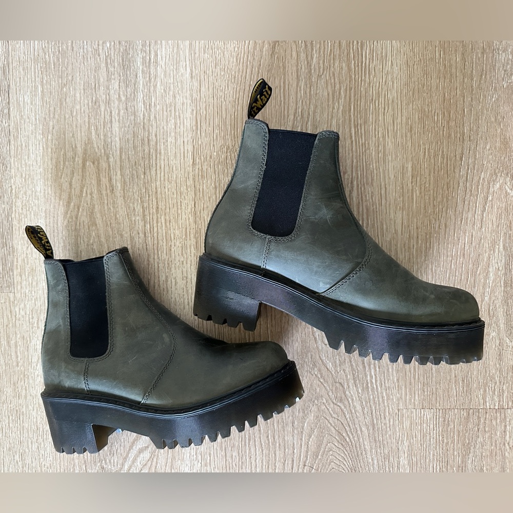 ROMETTY WOMEN'S MOLDOVA LEATHER PLATFORM CHELSEA BOOTS